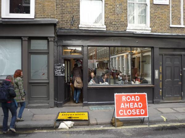 Fernandez Wells Café vchod